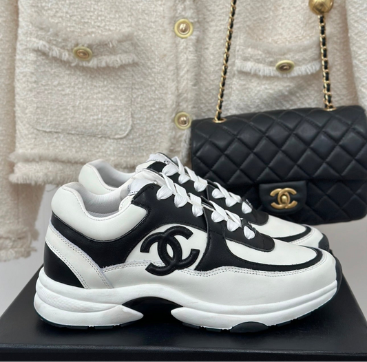 BLACK & WHITE CC LOGO SNEAKER